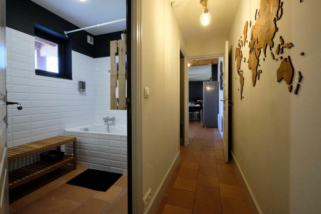 Melina - Appartement Dans Les Remparts De La Bastide Avec Parking Et Terrasse Carcassonne Exterior photo